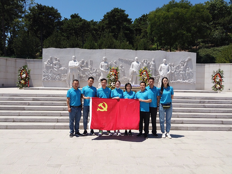“緬懷先烈 傳承初心”—ZOBO羞羞APP大全黨支部參觀無名英雄紀念碑活動