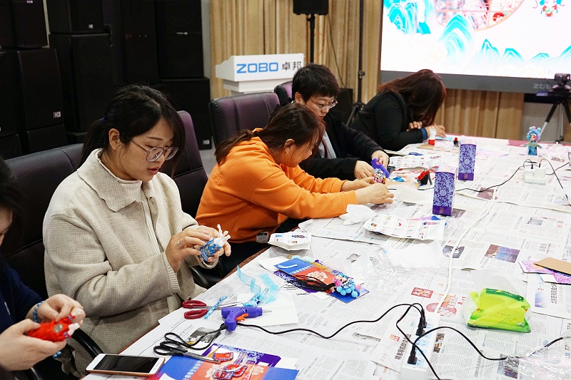 ZOBO羞羞APP大全工會丨舉辦體驗非遺之美-製作北京絹人的“女神節”活動